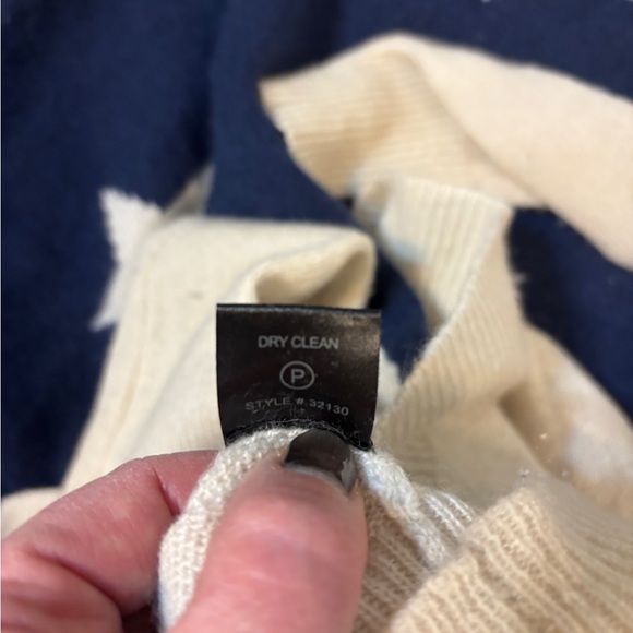 360 Cashmere navy and Cream Star Sweater preppy size small - Picture 6 of 7